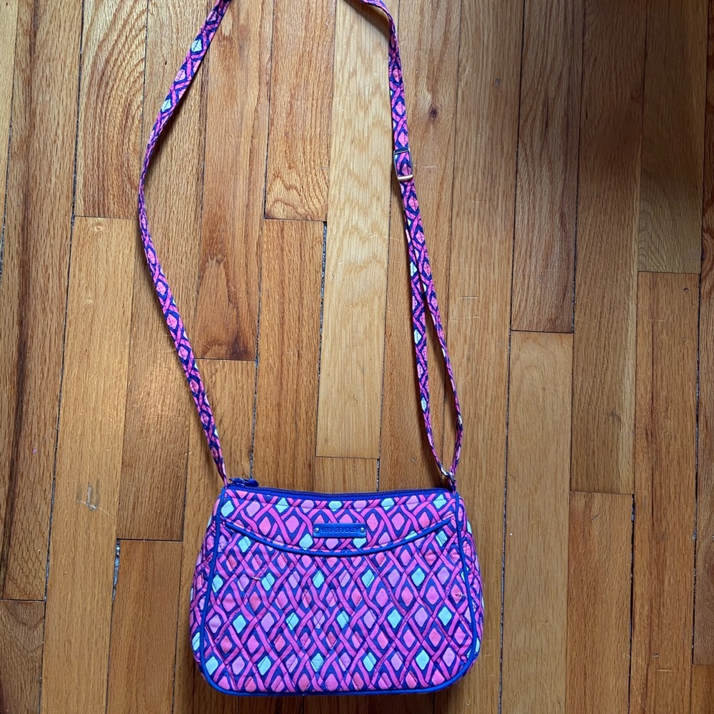 Vera Bradley “Katalina Pink Diamonds” little crossbody